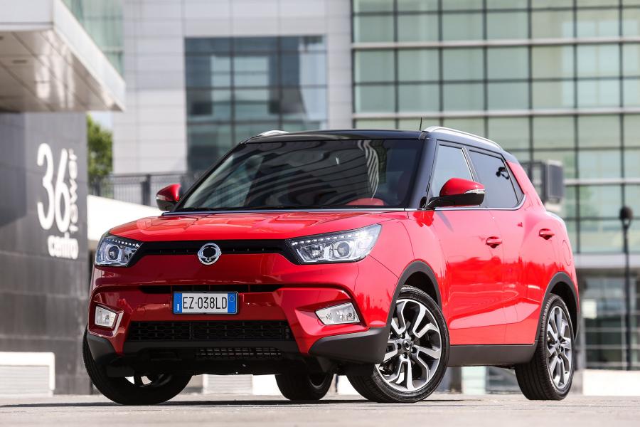  SsangYong Tivoli 2015 года  (фото 1 из 30)